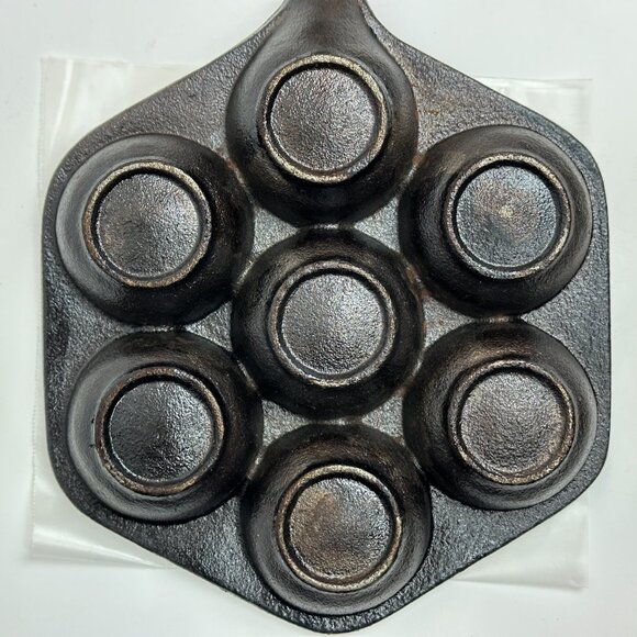 🍳 Vintage Cast Iron Danish Aebleskiver Pan | Preseasoned | Ready to Use 🍳 - Picture 5 of 8